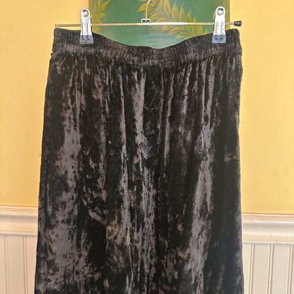 Sacred Threads Black Velvet Embroidered Floral Button-Up Jacket & Skirt M/L - Picture 13 of 13